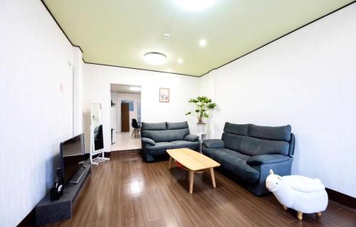 Tsuruhashi Apartamento | 道頓堀 なんば迄地下鉄4分 鶴橋 一軒家丸々貸切 最大12名宿泊可能