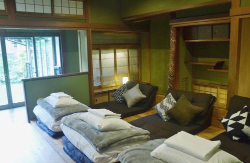 Hikimikyo Onsen Casa | 野窓 Nomadノマド Tsuwano GuestHouse & Cafe Lounge