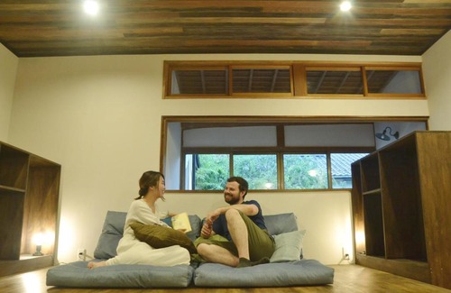 Hikimikyo Onsen Casa | 野窓 Nomadノマド Tsuwano GuestHouse & Cafe Lounge