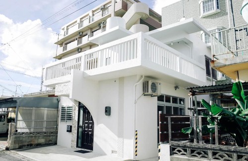 Ginowan Villa | 青嵐ペンション海まで50M Pension Seiran is only 50m from the coast