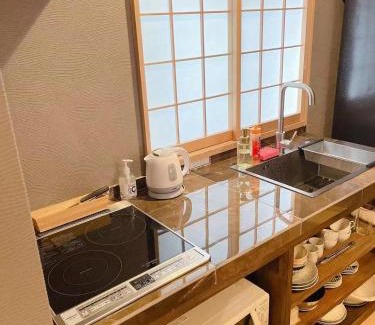 Shinsekai Apartamento | 静響の宿 Silent Echo Inn