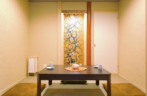 Shinsekai Apartamento | 静響の宿 Silent Echo Inn