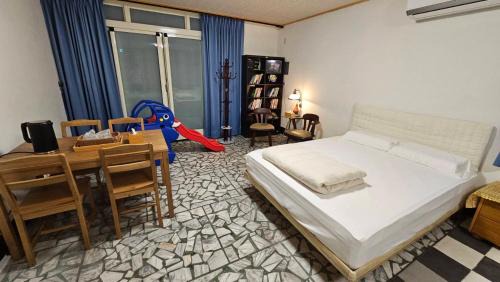 Changhua Casa | 高鐵中彰309民宿
