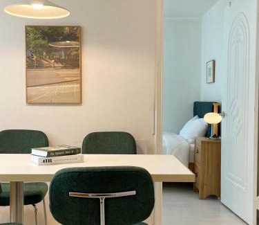 Hongjeil-tong Apartamento | 리뉴얼 할인,STAY Yeo yu , 공항버스3분 ,3Room, 4bed, 최대7인