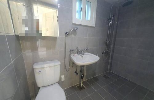 Yeonnam-dong Apartamento | 복층하우스, White Linen House