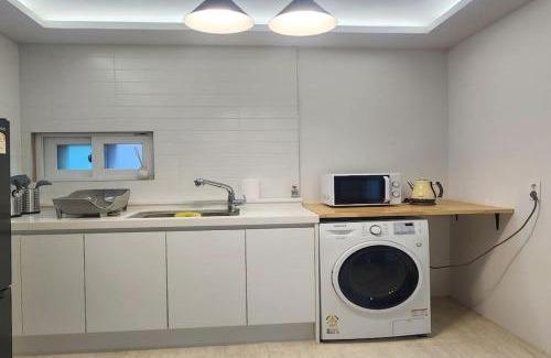 Yeonnam-dong Apartamento | 복층하우스, White Linen House