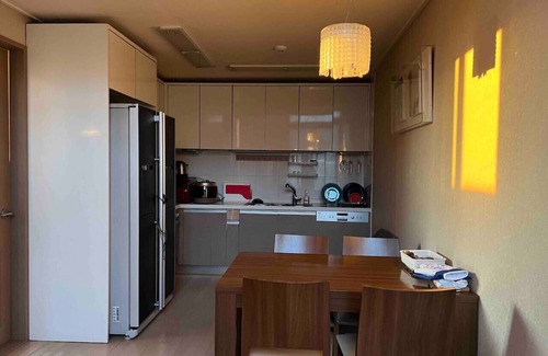 Jingwan-dong Apartamento | [북한산 펜트하우스]바베큐&파티&65인치TV&엠프스테레오/주차 무한 가능/구파발역5분
