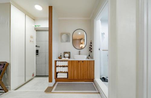 Yeoksam Apartamento | 신규오픈,서울 강남 Seoul Kangnam,2룸,2화장실,전객실에어컨설치,무료주차,럭셔리풀옵션,강남테헤란로,코엑스,강남성형외과,대치동학원가,강남세브란스,서울삼성병원,비즈니스