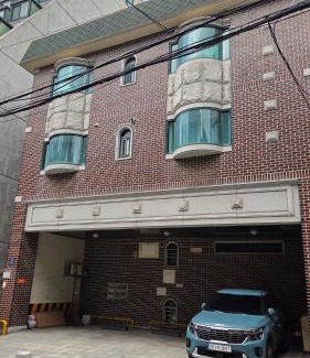 Sinsa-dong Casa | 신사 스테이