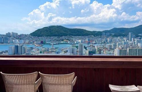 Yeongdo Casa | 영도 여는