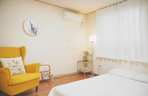 Seogwipo City Casa | 제주 독채 펜션 - 자쿠지 온수 무료