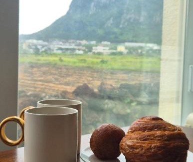 Andeok Apartamento | 제주 웅장한 산방산뷰 사계2248 해무리동 감성숙소