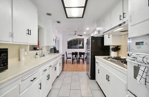 Southeastern Sacramento Casa | 𖤓SunHouse Sale 1410sqft BBQ 3xTVs Backyard𖤓