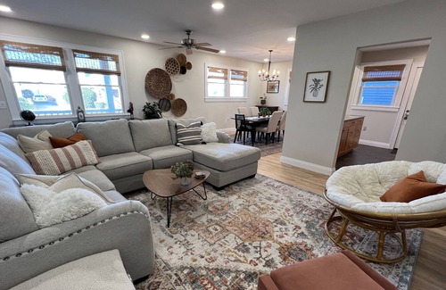 Lake Como Casa | 0.8 Mile To Beach Modern 4-Bedroom Belmar House