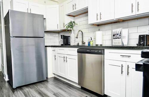 Midtown Apartamento | 0.8 miles from Little Caesars Arena, 2 BR with Free Parking