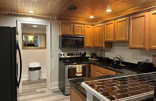 Lorain Apartamento | #01 Discover an exciting adventure in historic downtown Lorain.