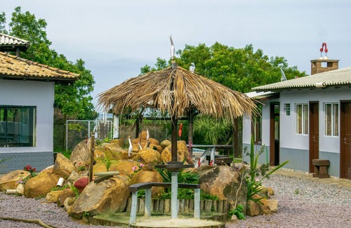 Portinho Casa | 01 Double Room - Air conditioning | WiFi | TV - Facing the Santo Antônio Lagoon