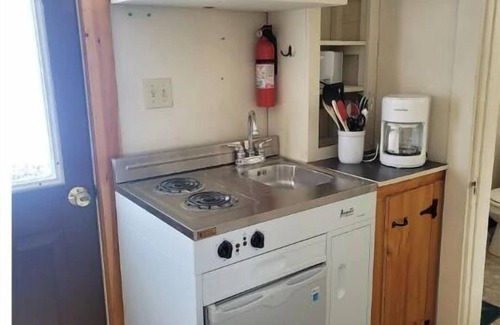Stewartstown Cabina | 01) The Bear Cave Cabin