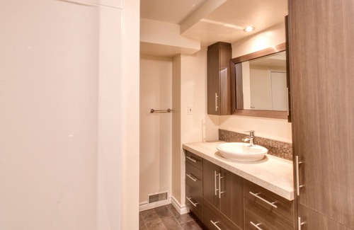 Duberger-Les Saules Apartamento | 012- Large 2 bedroom apt on 2 floors with parking and air conditioning