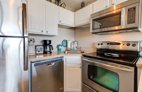 Wilmington Beach Condominio | 0208 Tiki Tower by Atlantic Towers