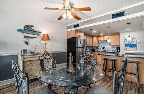 Garden City Condominio | 0208 Waters Edge Resort 1 Bedroom Condo by RedAwning