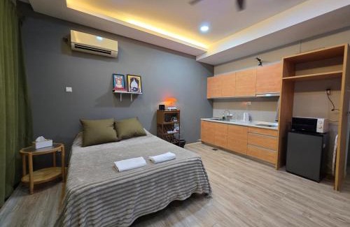 Taman Mount Austin Apartamento | 028 Projector Palazio Vintage House Netflix Wifi