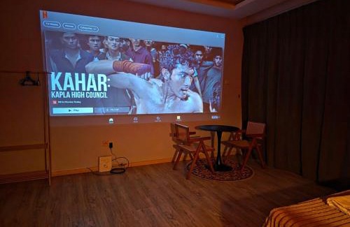 Taman Mount Austin Apartamento | 028 Projector Palazio Vintage House Netflix Wifi