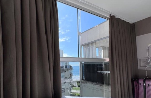 Morretes Casa | Duplex 03 bedrooms, foot in the sand and renovated!