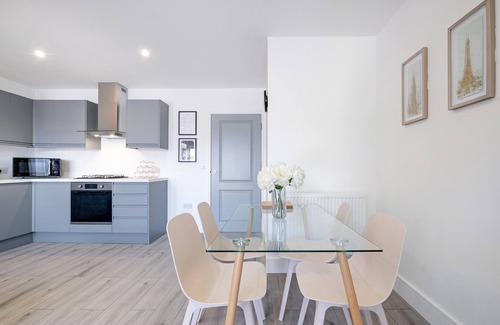 Yiewsley Apartamento | 03 - Luxury 1 Bed Apartment Free Parking- West Drayton