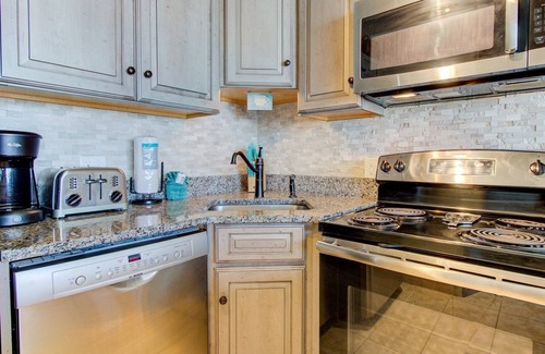 Wilmington Beach Condominio | 0312 Captains Quarters by Atlantic Towers
