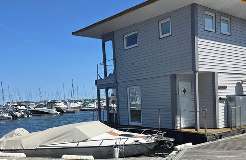Kroeslin Casa | 05. floating houses (75 m²) SteelVoll with infrared sauna - Floating House