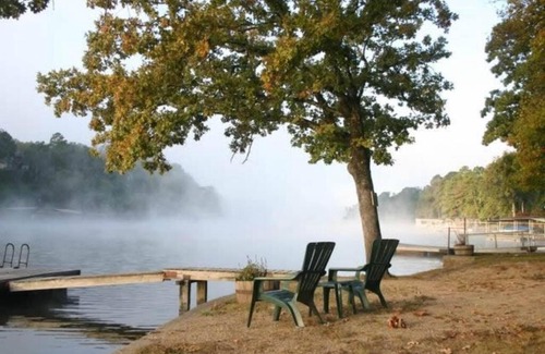 Mid America Casa | #05 - Lakefront Two Bedroom Cottage- Pet Friendly