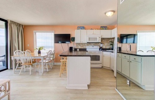 Wilmington Beach Condominio | 0514 Double The Pleasure by Atlantic Towers