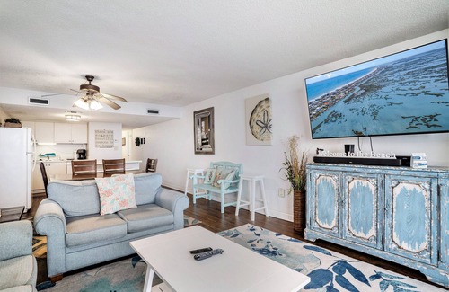 Garden City Condominio | 0602 Waters Edge Resort Studio Bedroom Condo by RedAwning