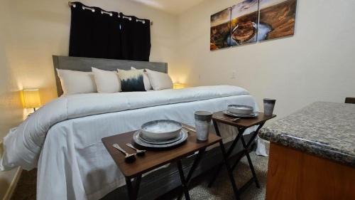 Valle Apartamento | 069B Comfortable Suite with Kitchenette and King Bed near South Rim sleeps 4