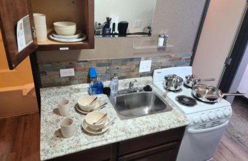 Valle Apartamento | 069B Comfortable Suite with Kitchenette and King Bed near South Rim sleeps 4