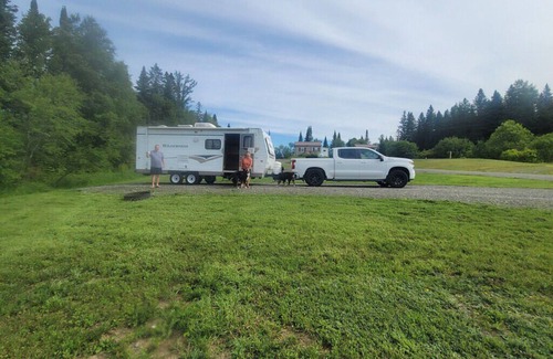 Stewartstown Alquiler De RV | 07) The RV Campsite 3