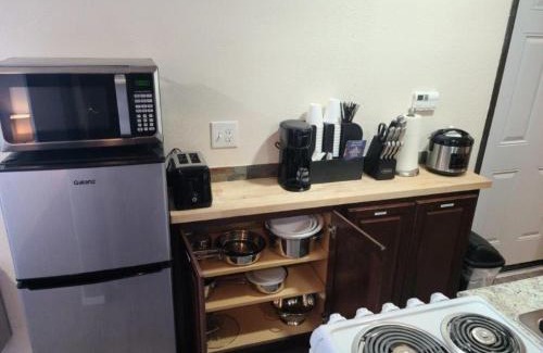 Valle Casa | 070B Grand Canyon Suite with Kitchenette near South Rim Sleeps 4