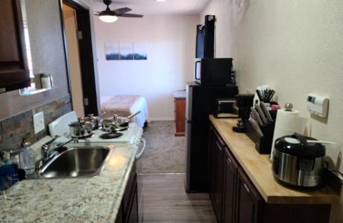Valle Casa | 070B Grand Canyon Suite with Kitchenette near South Rim Sleeps 4
