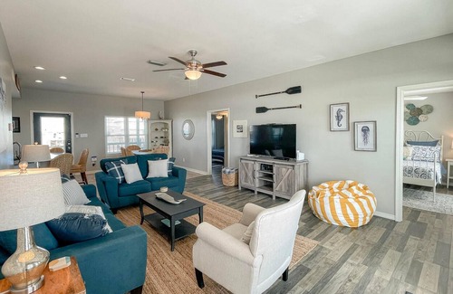 Dauphin Island Casa | 078 Lazy Bass by ACP