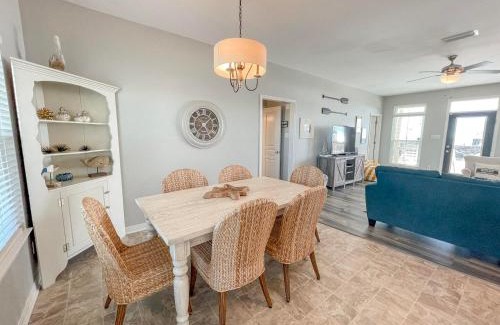 Dauphin Island Casa | 078 Lazy Bass