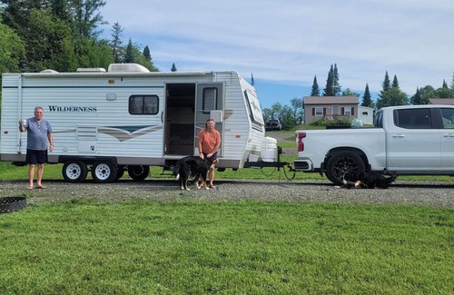 Stewartstown Alquiler De RV | 08) The RV Campsite 4