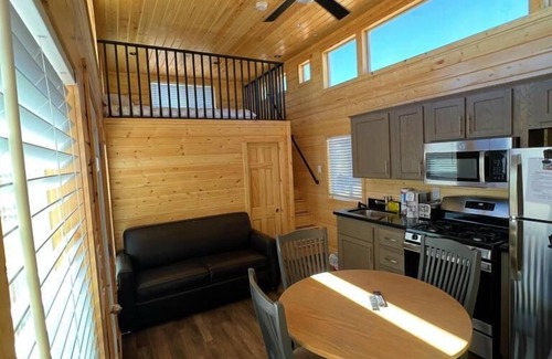 Valle Chalet De Esquí | 080 Tiny Home near Grand Canyon South Rim Sleeps 8