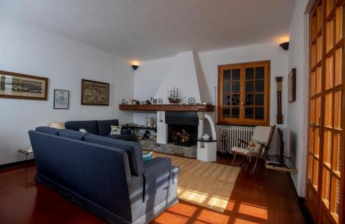 Moneglia Apartamento | 081b) Historic Villa Il Vigneto 49, Sea view, Balcony, Free private parking