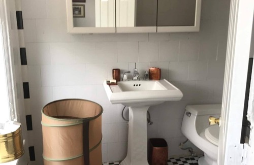 Bedford-Stuyvesant Apartamento | 1 1/2 bedroom apartment just 4 minutes drive to Barclays Center Brooklyn