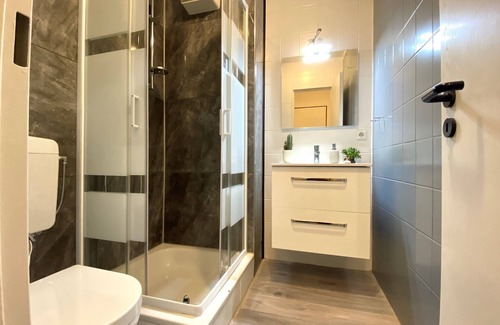Limmer Apartamento | 1 1/2 room apartment with balcony - 4 single beds - NETFLIX -WiFi- - parking lot