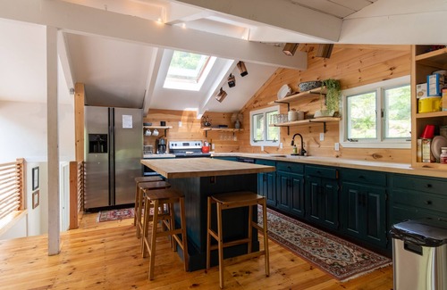 Birchview by the Saco Chalet De Esquí | 1.1 acre modern waterfront home on the Saco river
