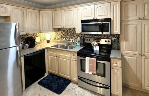 Auburn Condominio | 1/1 Villa, 0.4 From Stadium, Toomers, shops and dining