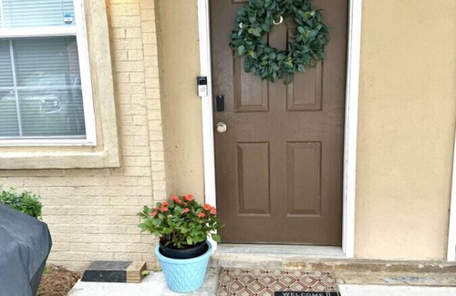 Auburn Condominio | 1/1 Villa, 0.4 From Stadium, Toomers, shops and dining