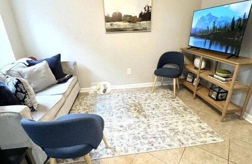 Auburn Condominio | 1/1 Villa, 0.4 From Stadium, Toomers, shops and dining